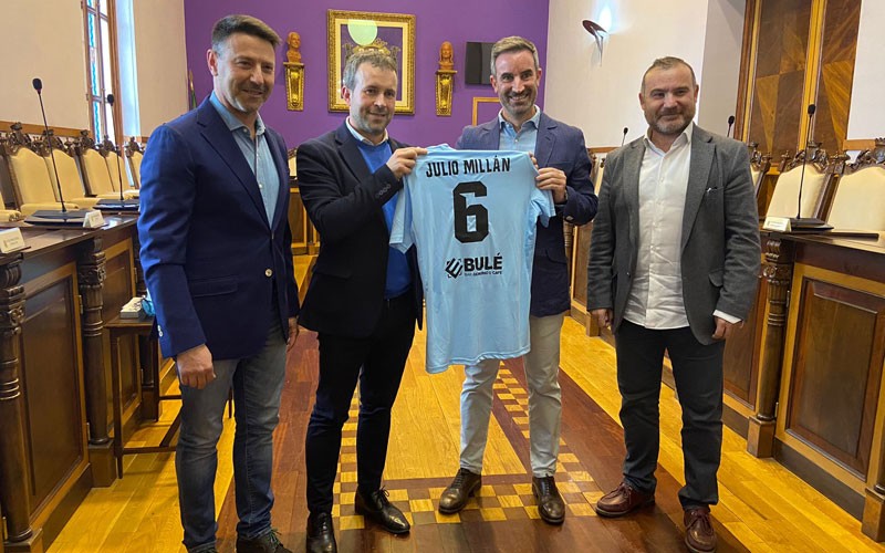 El Ayuntamiento de Jaén reconoce el ascenso a Tercera División del Avanza Futsal