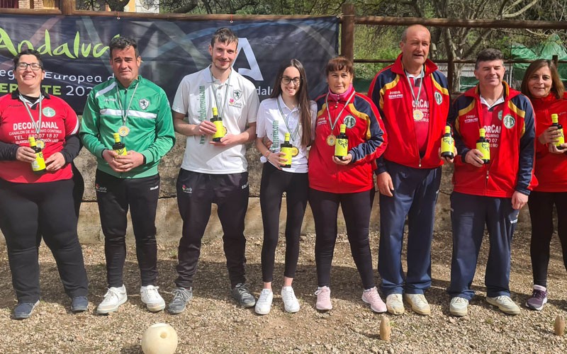 Cerca de un centenar de participantes en el Regional de Bolo Andaluz de parejas mixtas