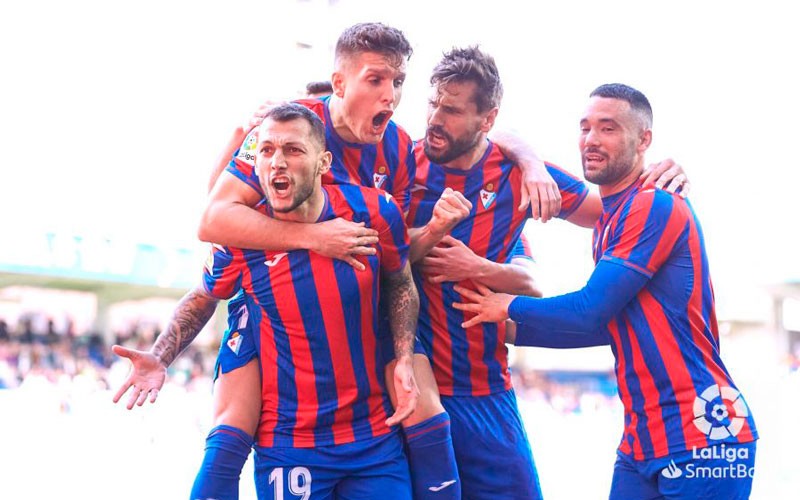 El Tenerife recorta distancias, el Eibar sigue líder y el Alcorcón desciende