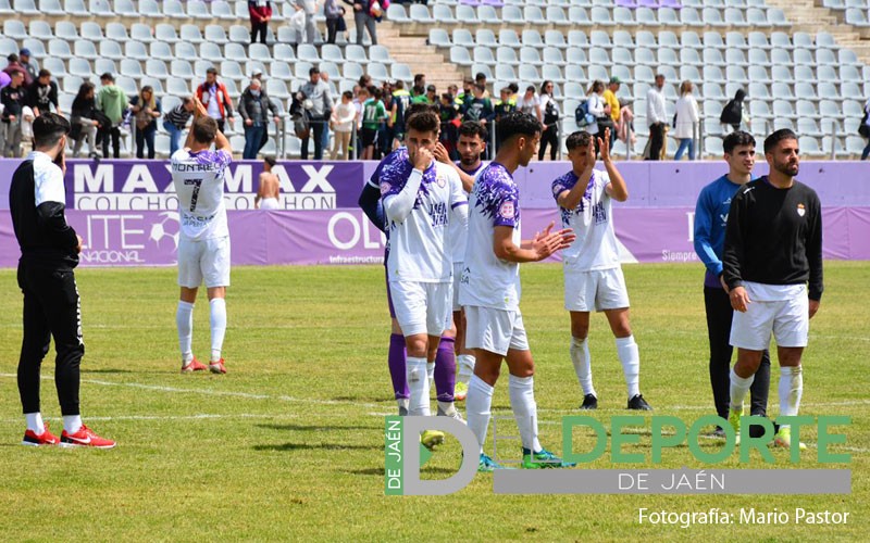 El Real Jaén se hace el harakiri y dependerá de los descensos por arrastre