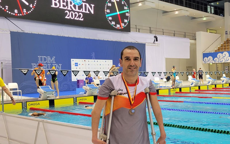 Tajuelo se cuelga una medalla de bronce en el Internacional de Alemania
