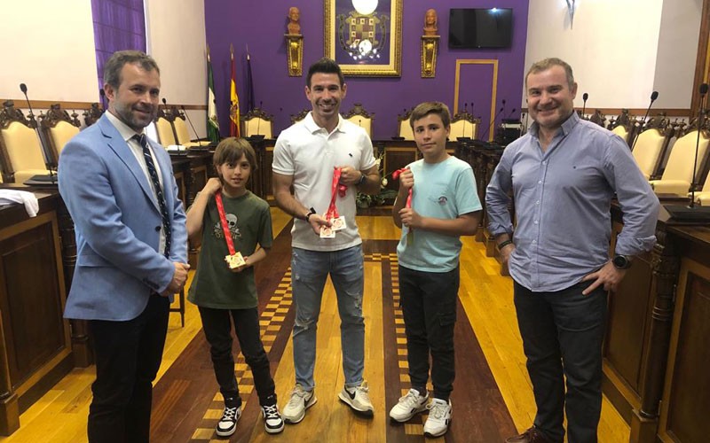 El Ayuntamiento de Jaén reconoce a Luciano Díaz, ganador de cinco medallas en los Juegos Nacionales de Trasplantados