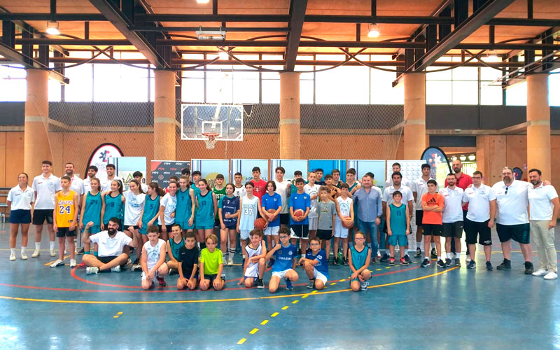 50 jóvenes participan en el II Campus de Baloncesto Basket Jaén 21-Ciudad de Jaén