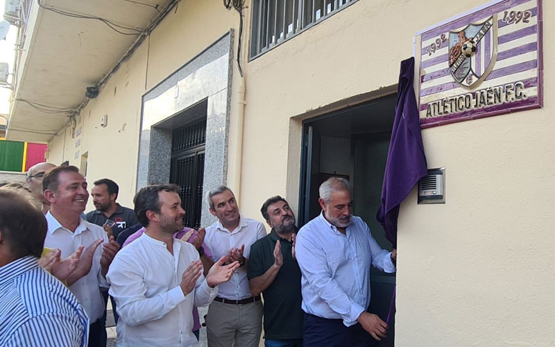 El Atlético Jaén inaugura su sede social en el barrio de Peñamefécit