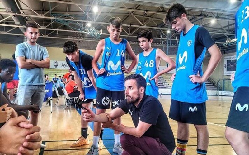 Javier Grande: «En Jaén se hace un trabajo bestial por el simple amor al baloncesto»