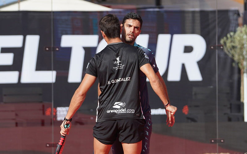 Antonio Luque ya está en cuartos de final del Tenerife Open de APT Padel Tour