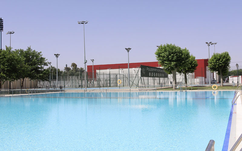 Actividades gratuitas durante el mes de julio para los usuarios de la piscina municipal de Andújar