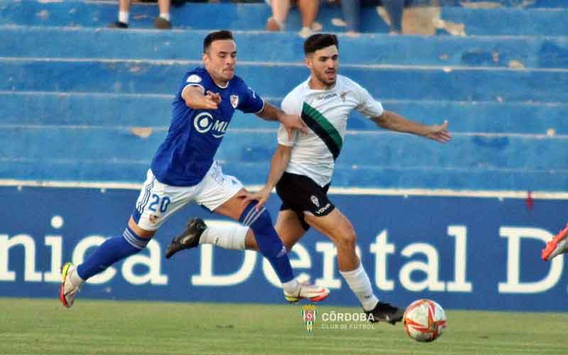 El Córdoba CF se lleva el Trofeo Linarejos MLC ante un Linares aún en construcción