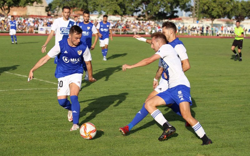 El Linares cae ante el Recre en un amistoso que terminó antes de lo esperado