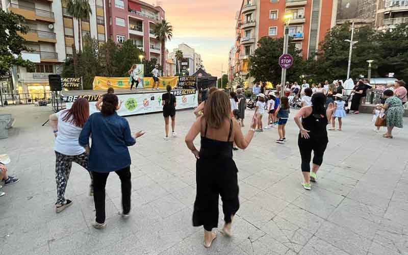 Actividades deportivas convierten la plaza de la Constitución en un gimnasio al aire libre