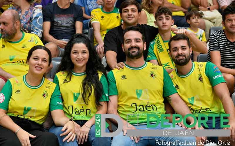 La afición en el Olivo Arena (Jaén FS – Industrias Santa Coloma)