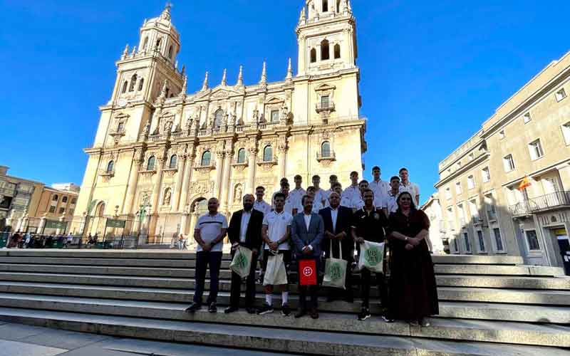 España sub-19 de fútbol sala visita el Ayuntamiento de Jaén