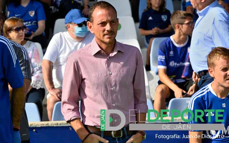 Alberto González teletrabajará para poder seguir al frente del Linares Deportivo