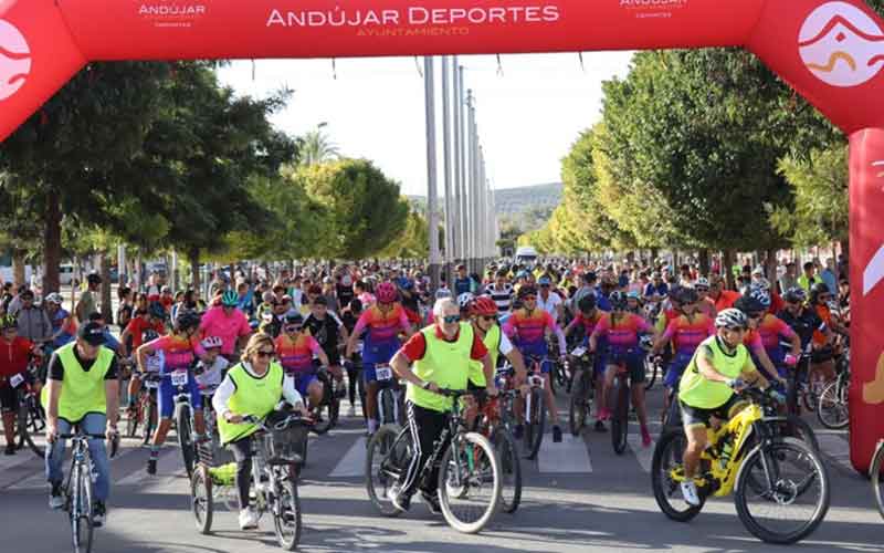 El Día de la Bicicleta en Andújar reunión a más de 1.200 participantes