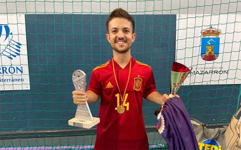 David Velasco, el jiennense campeón de Europa con la selección española de talla baja