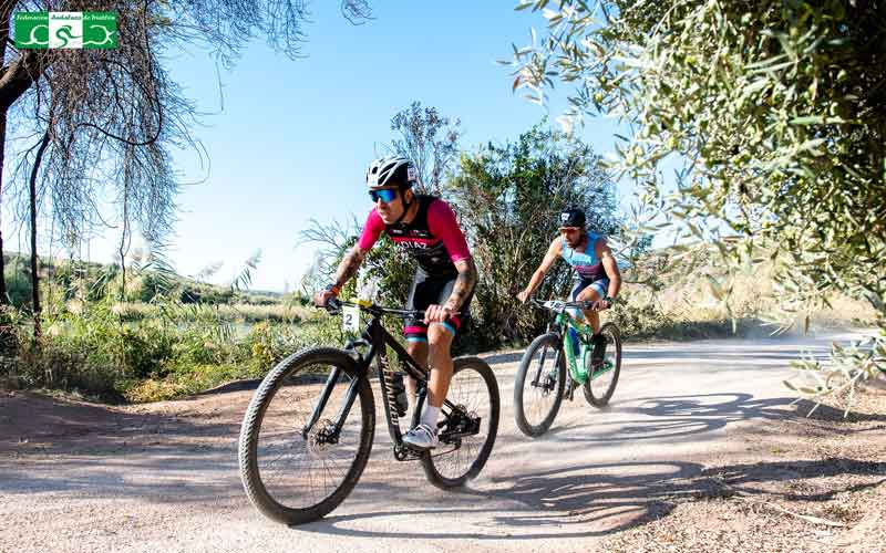 El XIV Duatlón Cros ‘Balneario de Marmolejo’ reúne a cerca de un centenar de deportistas