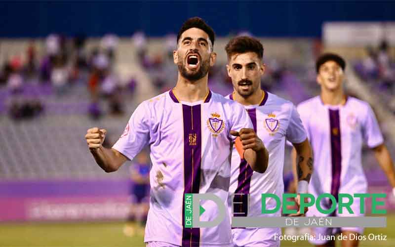 Mario Martos prolonga su vinculación con el Real Jaén una temporada más