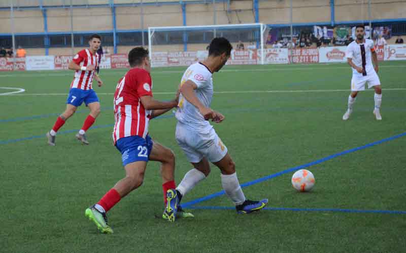 El Atlético Porcuna se lleva el derbi ante un Real Jaén que perdonó demasiado