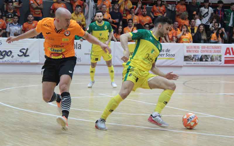 Un gris Jaén FS no puede con el colista y cae en la pista de Ribera Navarra