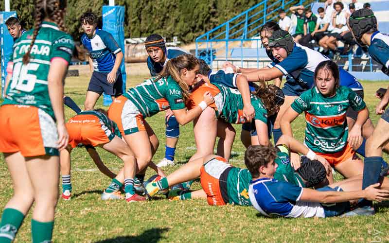 Las Lagunillas alberga una concentración femenina de rugby con casi 100 participantes