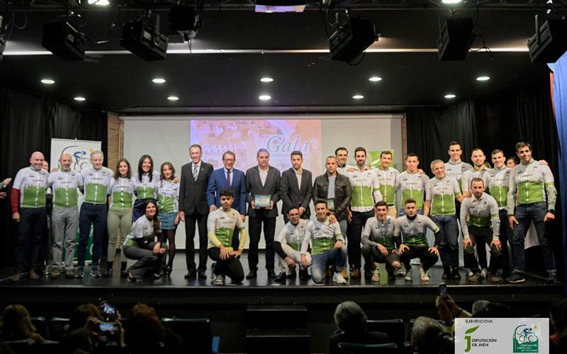 Más de 60 deportistas recibieron sus trofeos en la Gala del Ciclismo de Jaén 2022