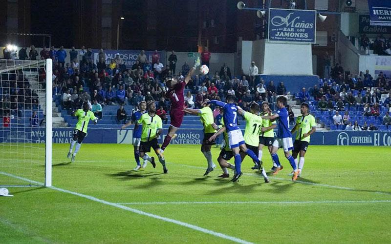 El Linares Deportivo duerme líder tras derrotar al Linense