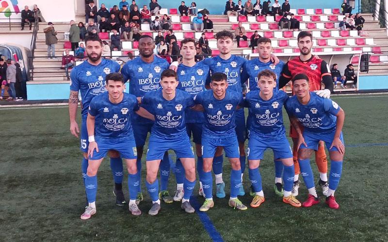 El Atlético Porcuna sufre en los minutos finales y cae ante el Arenas de Armilla