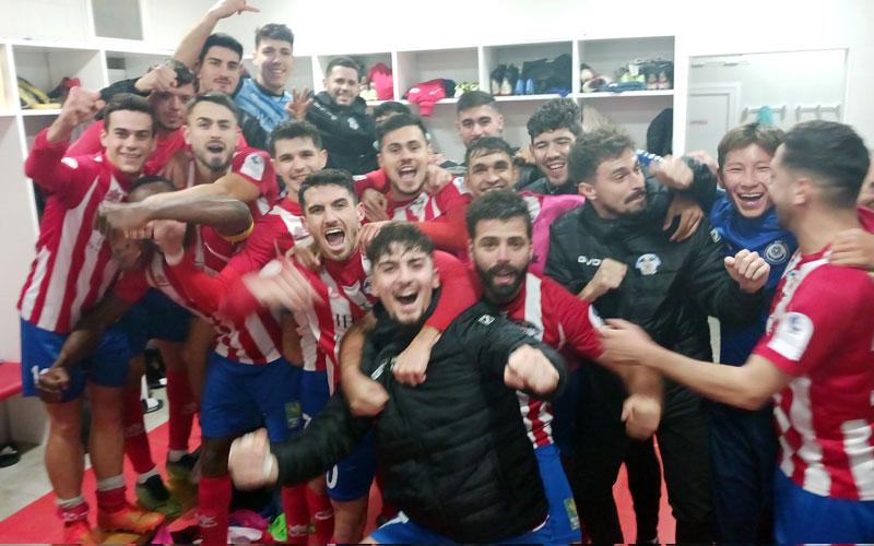 El Atlético Porcuna vence al Huétor Vega con un hat-trick de Manu Sarmiento