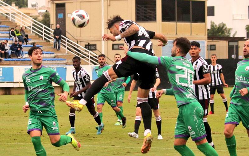 Al Atlético Mancha Real se le torció el partido ante el Cartagena B