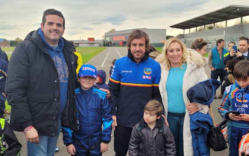 Mario Prieto participa en unas jornadas de karting con Fernando Alonso