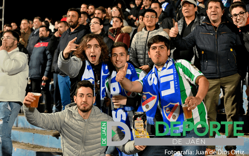 La afición en Linarejos (Linares Deportivo – Sevilla FC)