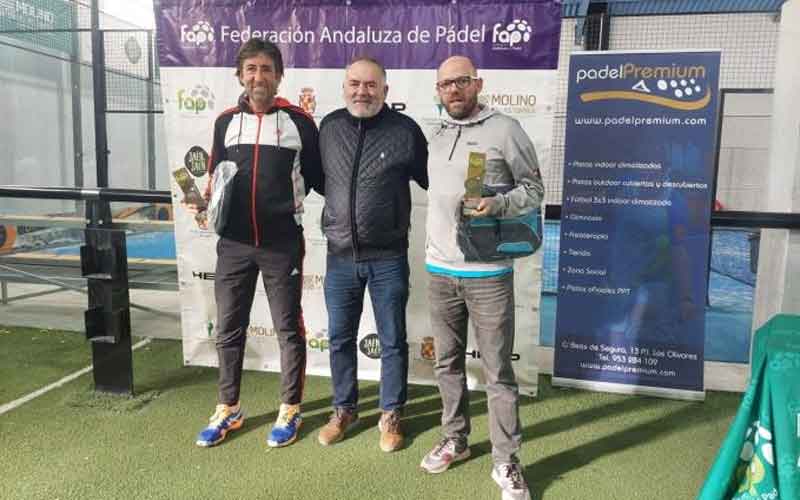 Jaén corona a sus campeones provinciales de pádel de veteranos