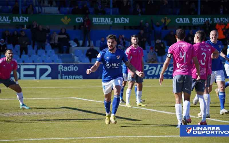 El Linares vuelve a saborear un triunfo arropado por su afición