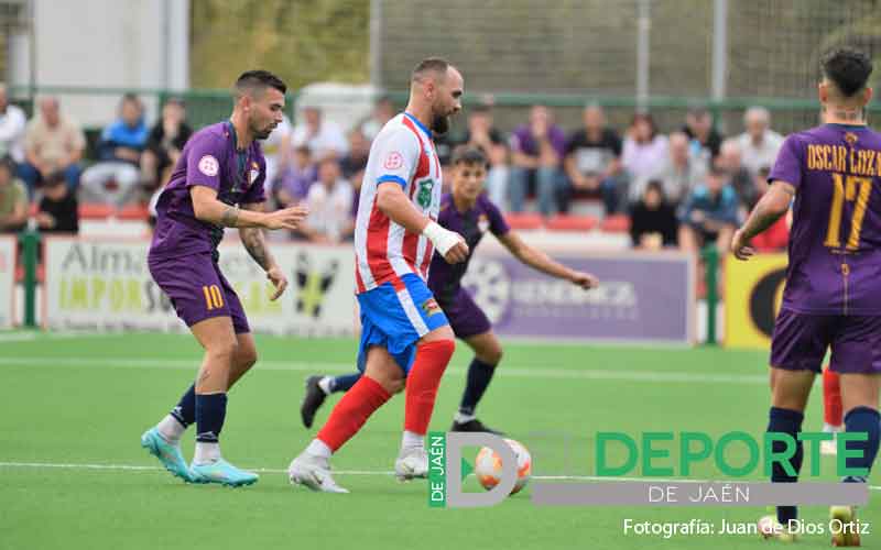 Migue Montes vestirá la camiseta del UDC Torredonjimeno una temporada más