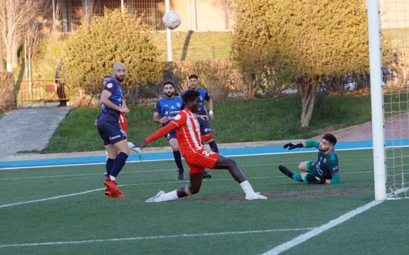El Torreperogil suma un empate en el campo del Almería B