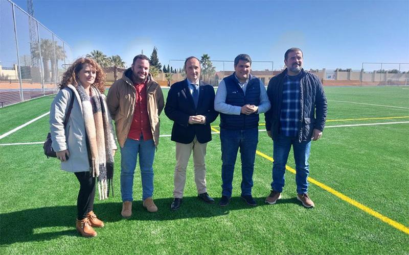 Marmolejo estrena la mejora del campo de fútbol municipal