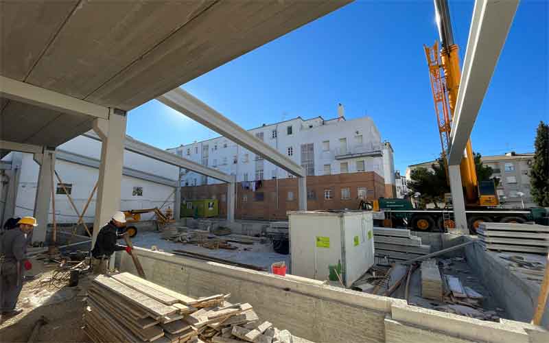 Baeza avanza a buen ritmo las obras de su nueva piscina climatizada