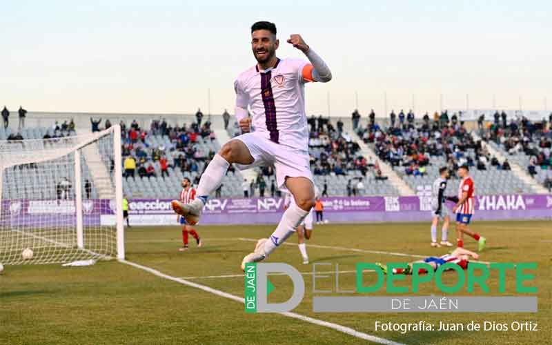 El Real Jaén se da un festín ante el Atlético Porcuna y mantiene su solidez en La Victoria