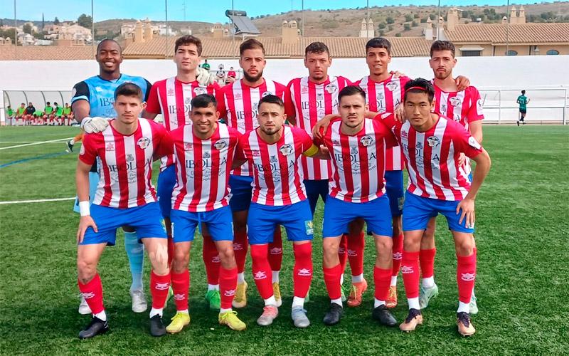 El Atlético Porcuna cae ante el Huétor Vega y certifica su descenso de categoría