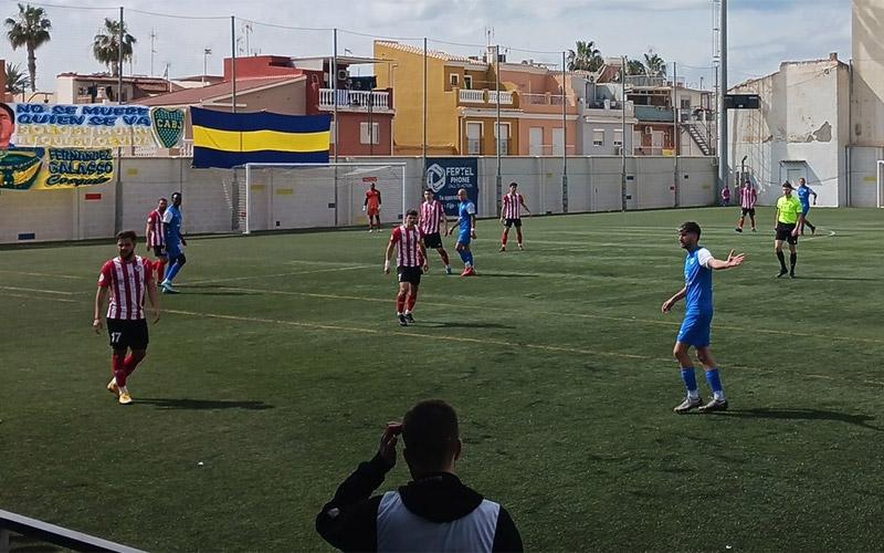 El Palo rompe la resistencia del Atlético Porcuna