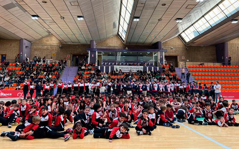 Jaén CB presenta a los 23 equipos que forman el club