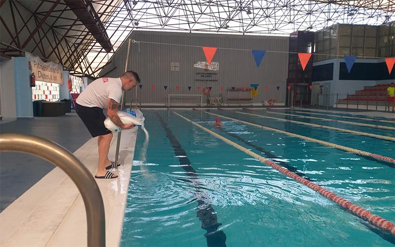 La piscina cubierta de La Salobreja incorpora un sistema de cloración salina