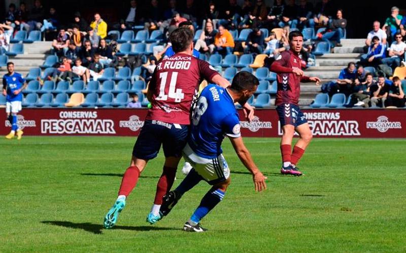 La fragilidad defensiva condena al Linares en Pontevedra