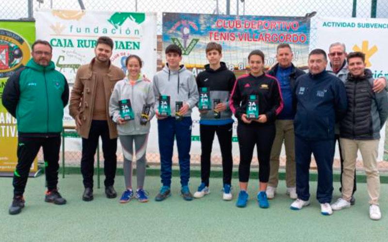 Una veintena de jóvenes participan en la fase provincial del Andaluz de tenis