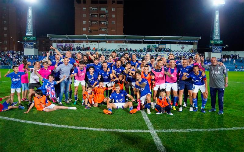 El Linares supera al Badajoz y se instala en puestos de playoff