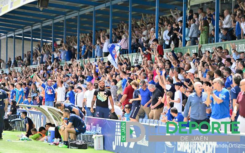 La afición en Linarejos (Linares Deportivo – RC Deportivo de la Coruña)