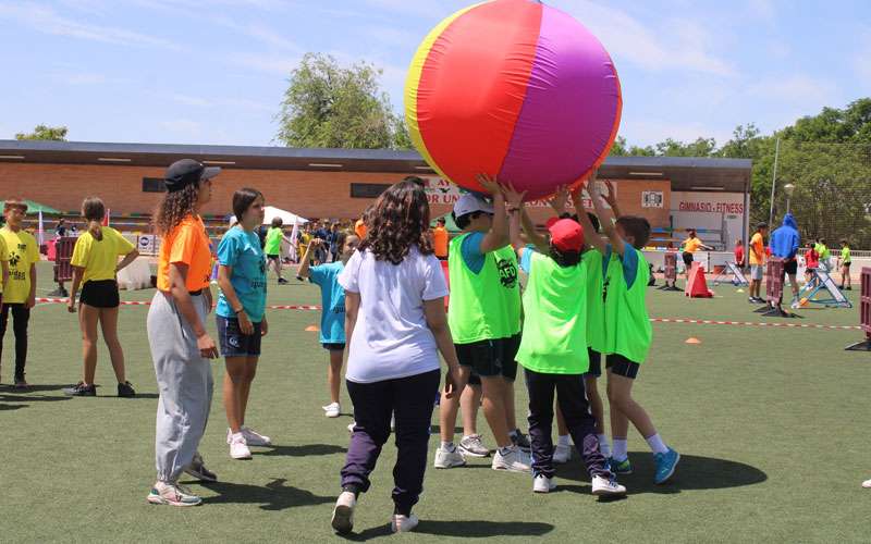 Úbeda congrega a centenares de escolares en torno a las Olimpiadas Intercentros por la Igualdad
