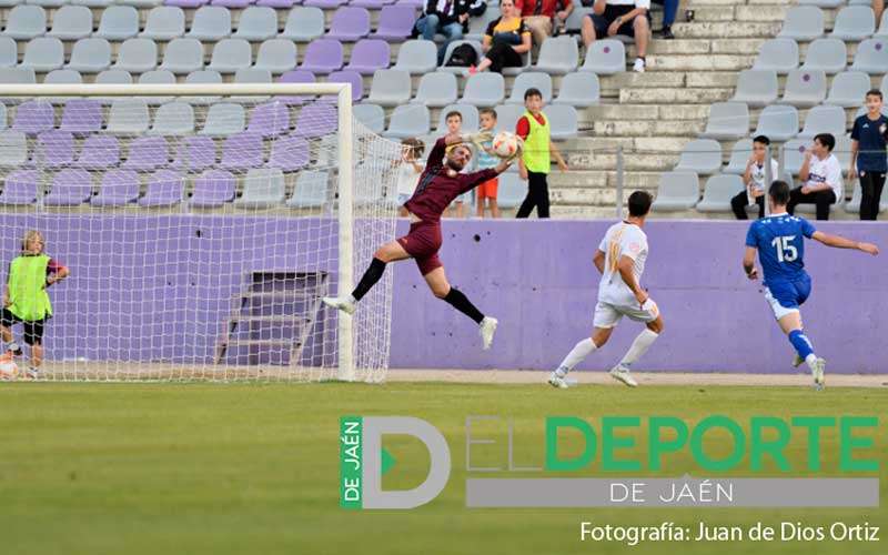 Javi Sánchez seguirá defendiendo la portería del Real Jaén