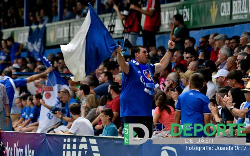 Ya son 1.000 abonados azulillos en el Linares Deportivo