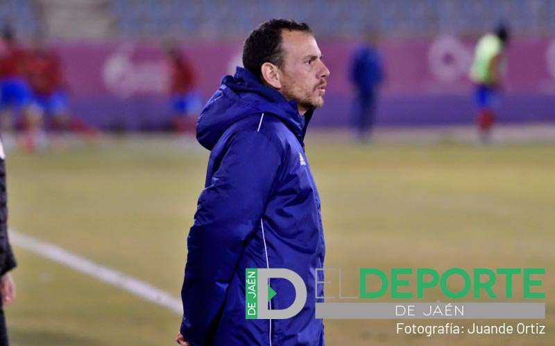 Alberto González no continuará como entrenador del Linares Deportivo